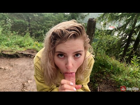 ❤️ Vajza gëlltitet sperma pas një blowjob publike - Eva Elfi Porno në pornografi sq.hentaiser.ru